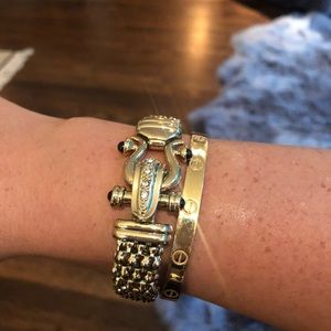 Buckled bracelet 🤗